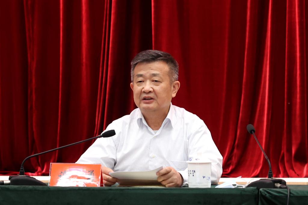 讲春梅故事 学英模精神 育法学新人——新葡萄8883官网AMG与邵阳法院联合开展读书报告会·座谈会